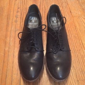 Frye Carson Oxford shoes
